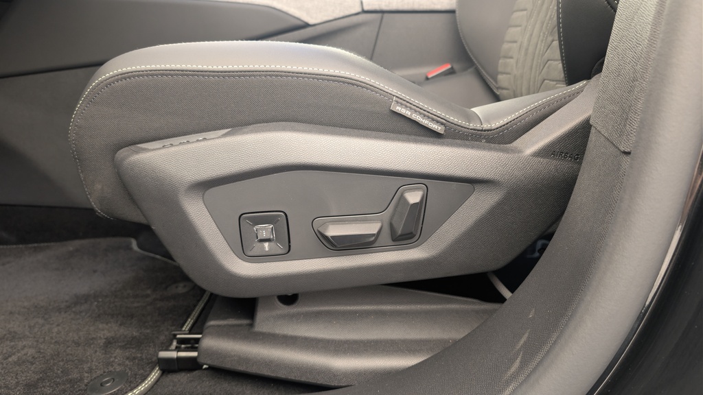 Peugeot 5008 HYBRID 145CH E-DCS6 GT