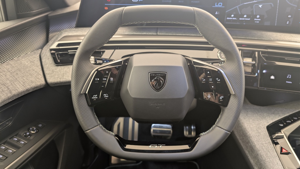 Peugeot 5008 HYBRID 145CH E-DCS6 GT