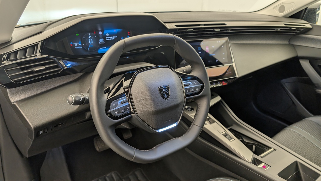 Peugeot 408 Hybrid 145 e-DCS6 Allure