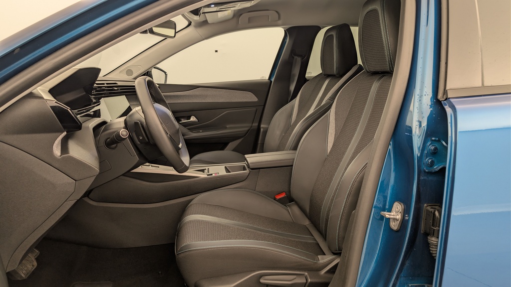 Peugeot 408 Hybrid 145 e-DCS6 Allure