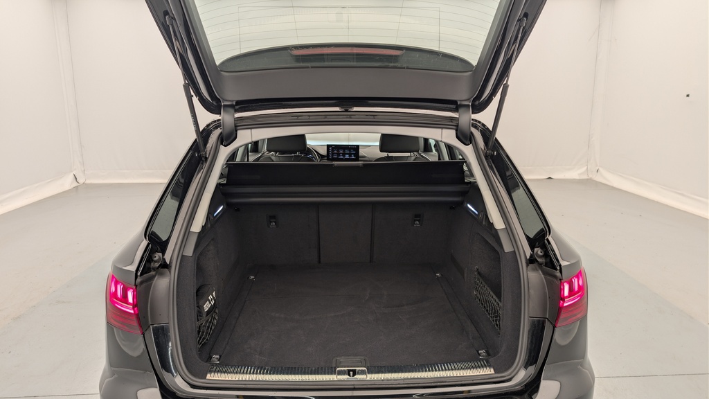Audi A4 AVANT 35 TDI 163 S tronic 7 Design