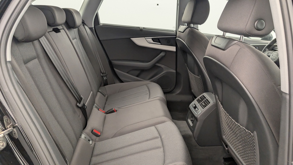 Audi A4 AVANT 35 TDI 163 S tronic 7 Design