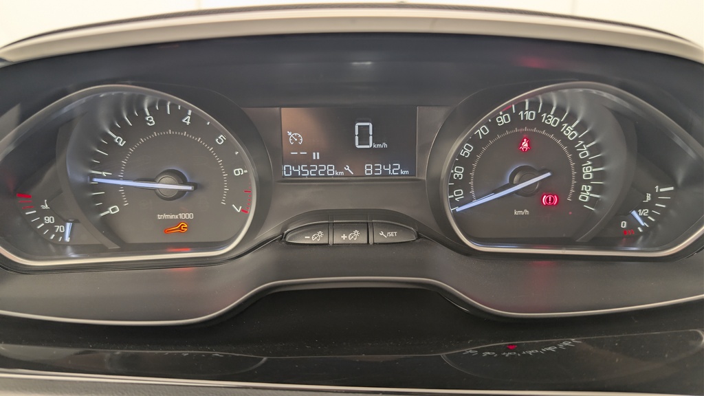 Peugeot 208 PURETECH 82CH S&S BVM5 ACTIVE BUSINESS