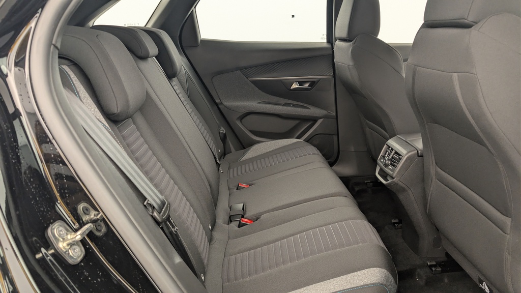Peugeot 3008 Hybrid 136 e-DCS6 Active Pack