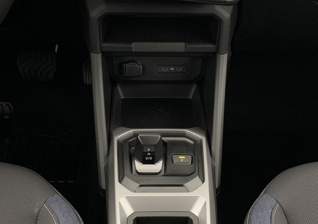 Dacia BIGSTER HYBRID 155 Expression