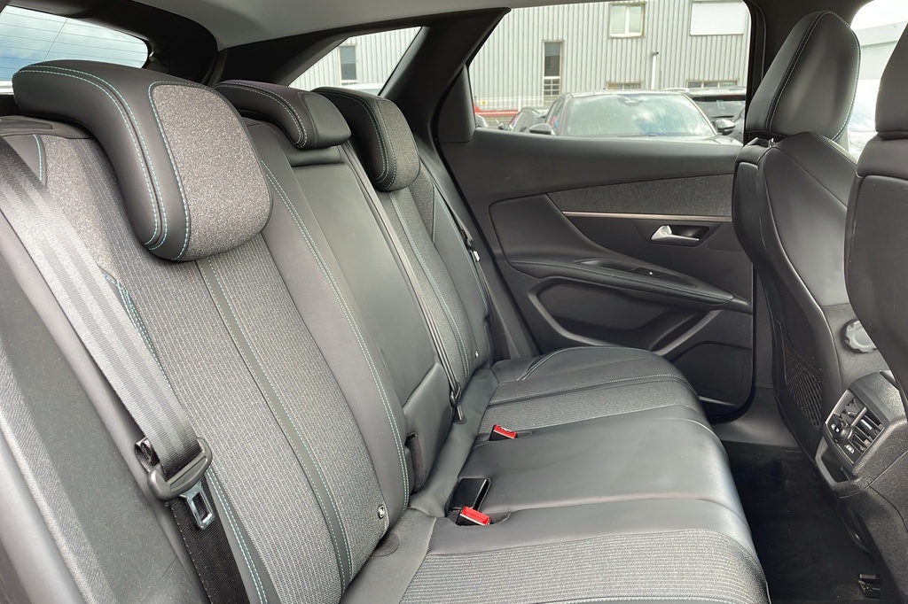Peugeot 3008 BlueHDi 130ch S&S EAT8 Allure Pack