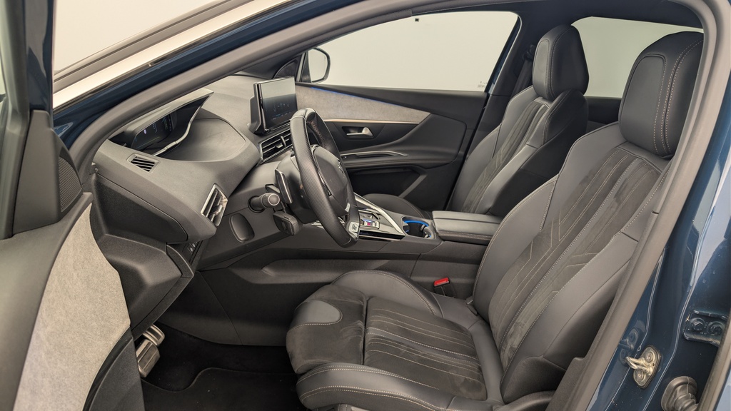 Peugeot 3008 Hybrid 225 e-EAT8 GT