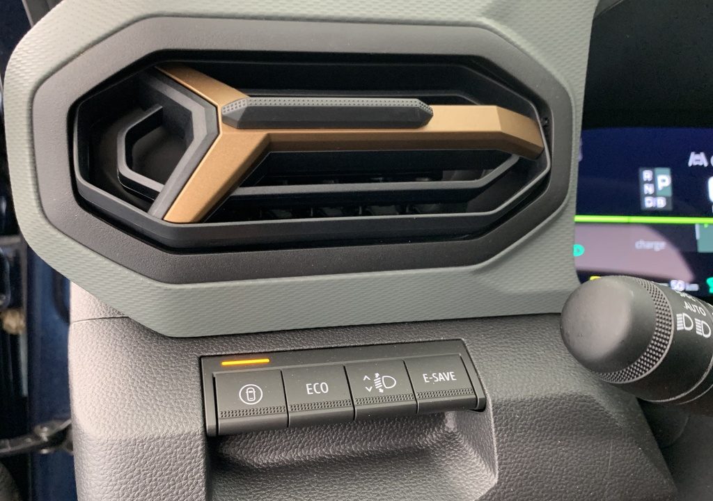 Dacia BIGSTER HYBRID 155 Extreme