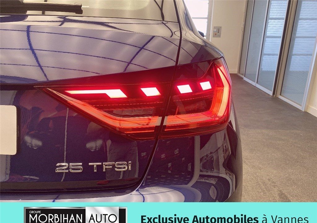 AUDI A1 SPORTBACK 25 TFSI 95 CH S TRONIC 7