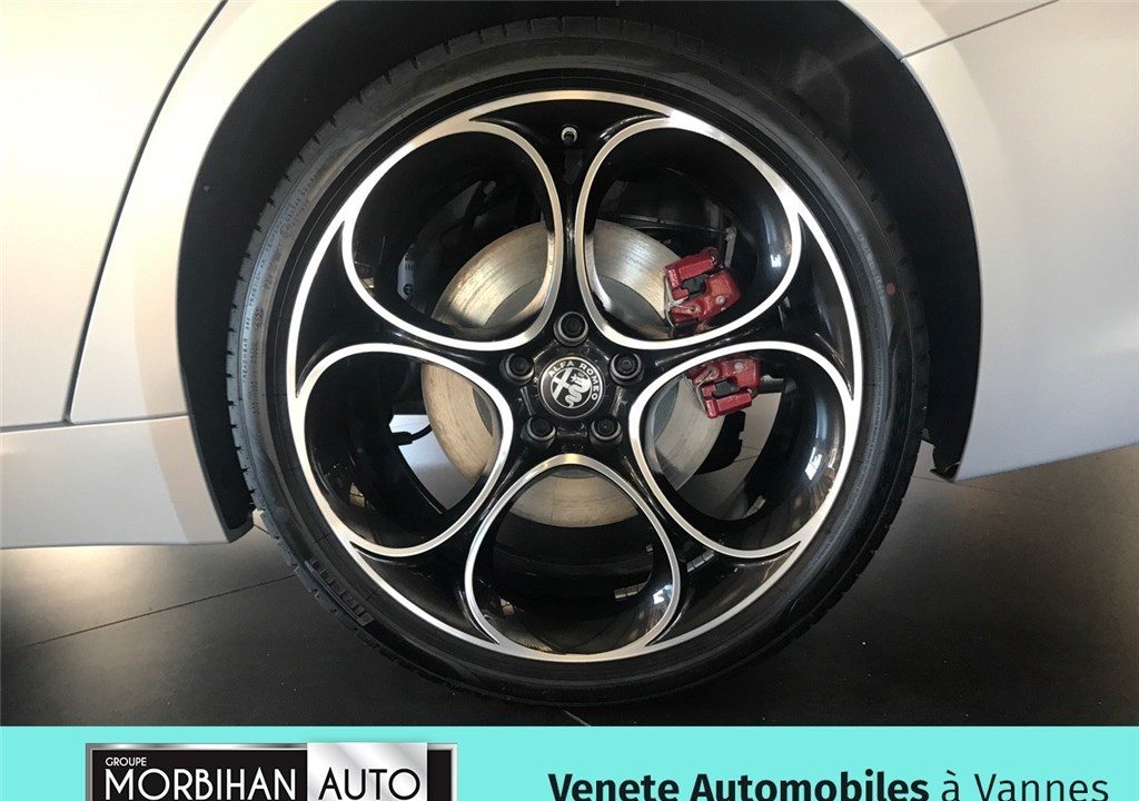ALFA ROMEO Giulia MY23 2.2 Diesel 210ch AT8 Q4 COMP 2.2 210 CH AT8 Q4