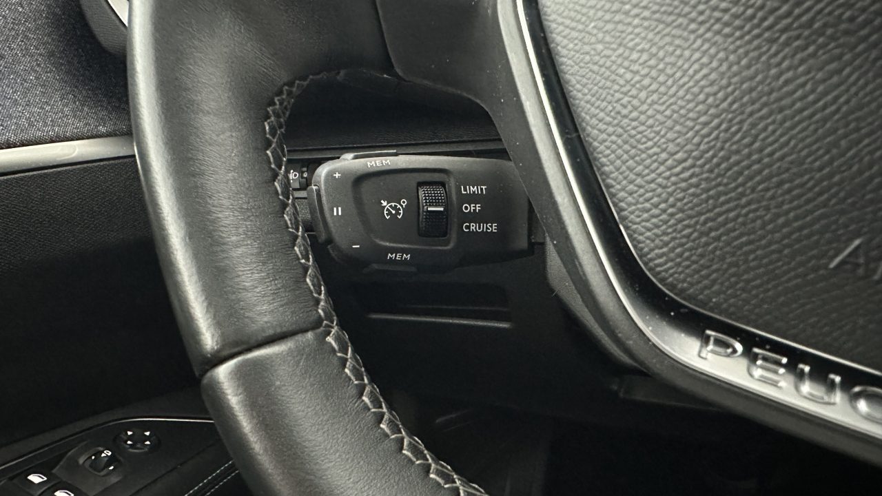 Peugeot 3008 II 1.6 Hybrid 225ch Allure Pack e-EAT8
