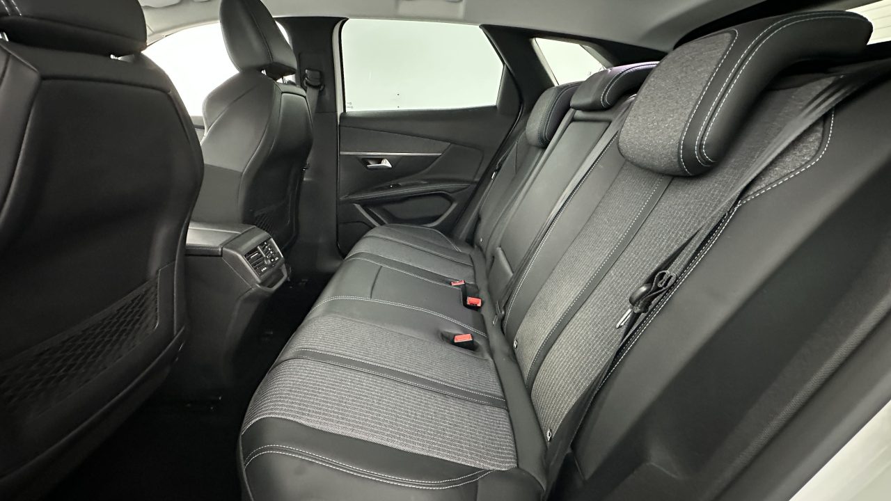 Peugeot 3008 II 1.6 Hybrid 225ch Allure Pack e-EAT8