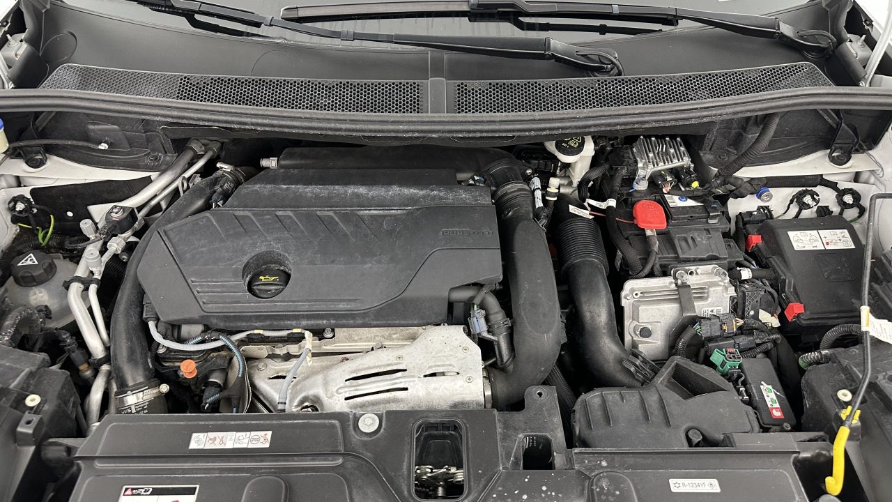 Peugeot 3008 II 1.6 Hybrid 225ch Allure Pack e-EAT8