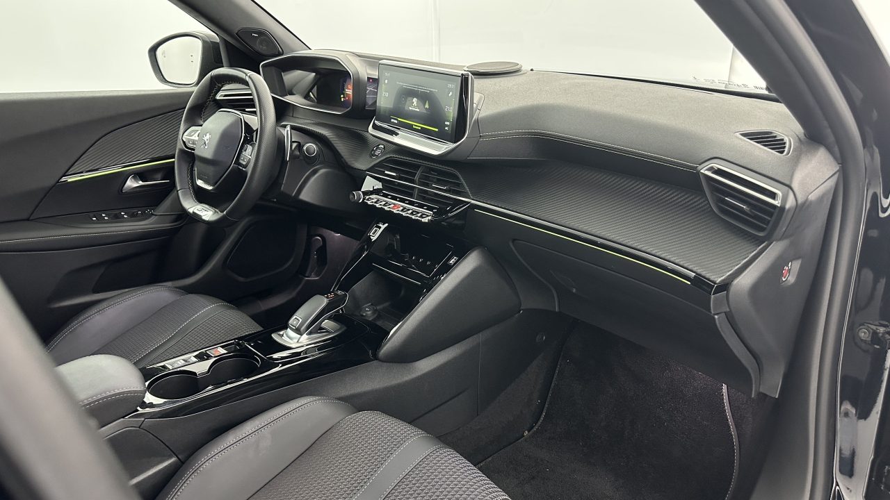 Peugeot 2008 II 1.2 PureTech 130ch GT EAT8