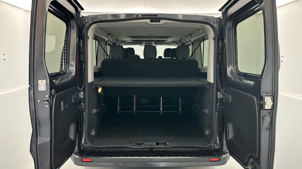 Renault Trucks TRAFIC COMBI L2H1 2.0 Blue dCi 150ch RED Edition BVA9