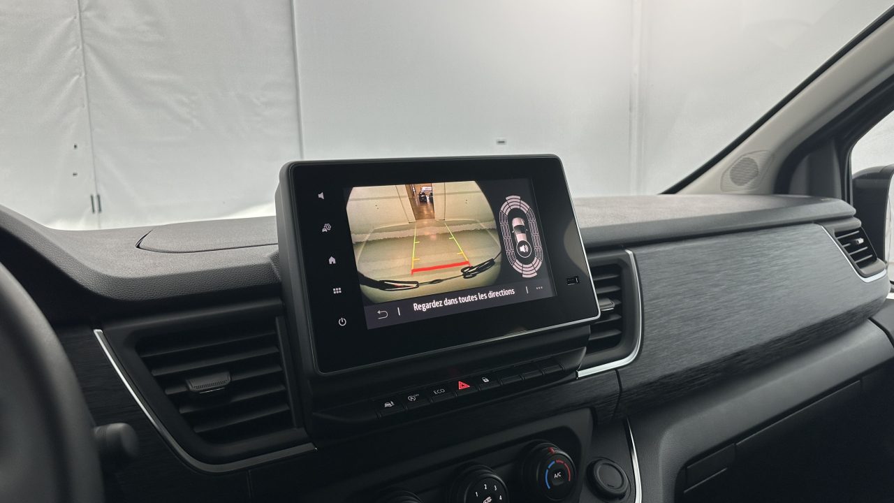 Renault Trucks TRAFIC COMBI L2H1 2.0 Blue dCi 150ch RED Edition BVA9