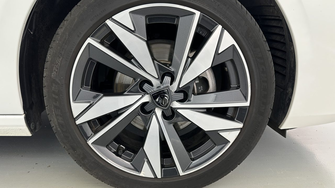 Peugeot 308 III 1.2 PureTech 130ch Allure