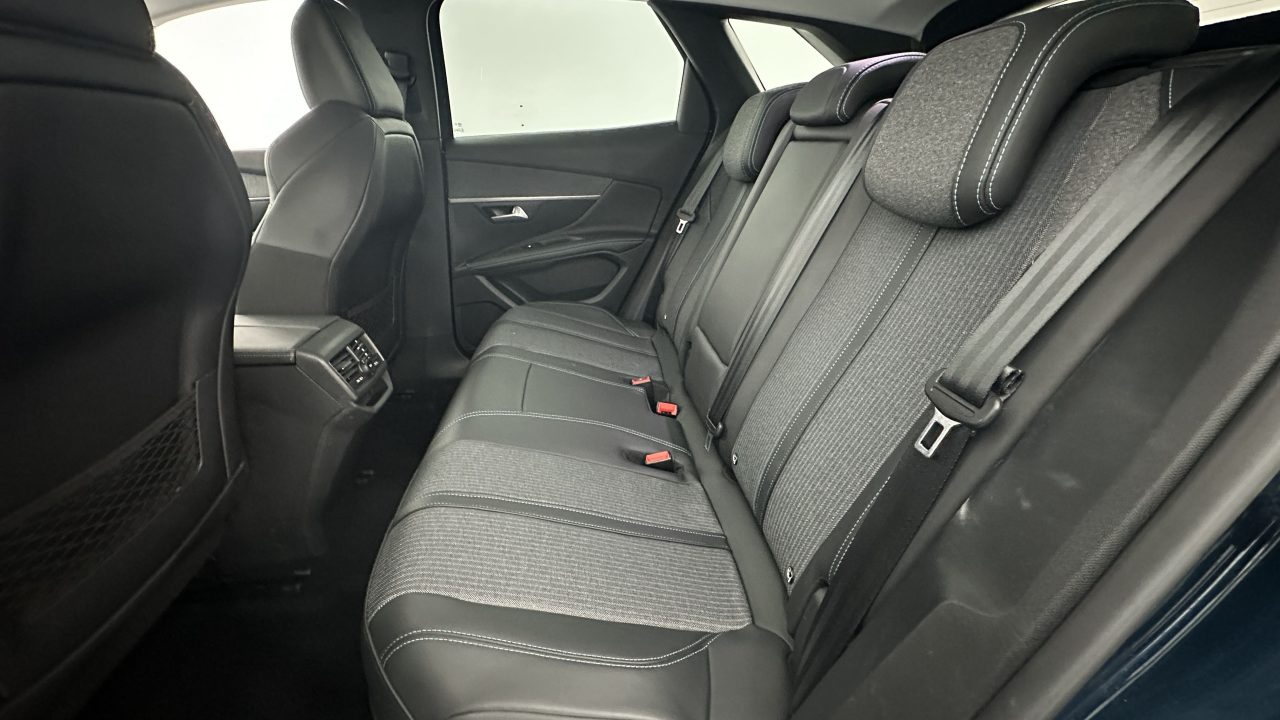 Peugeot 3008 II 1.6 Hybrid 225ch Allure Pack e-EAT8