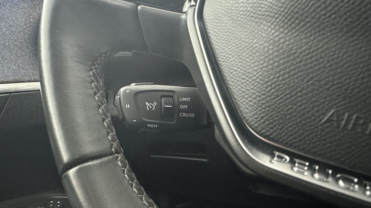 Peugeot 3008 II 1.6 Hybrid 225ch Allure Pack e-EAT8