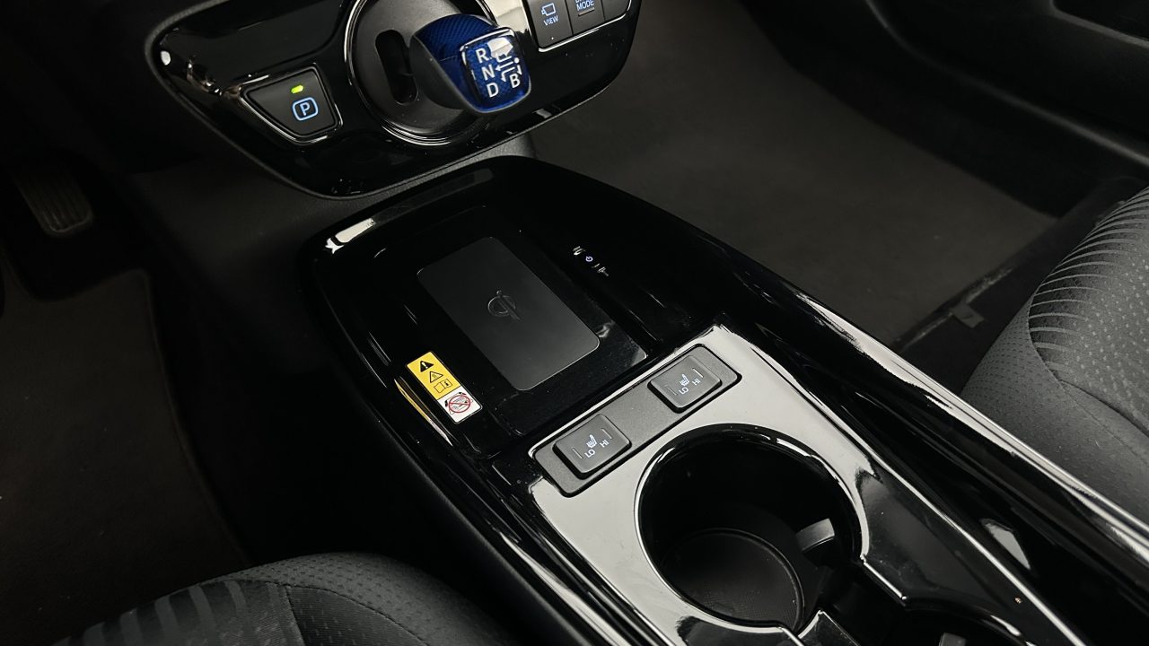 Toyota PRIUS IV 122h Dynamic Pack Premium