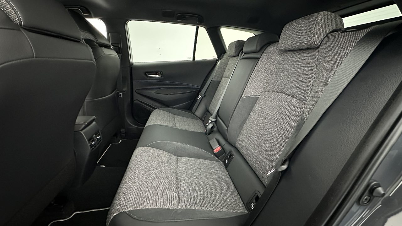 Toyota COROLLA TOURING SPORT 1.8 Hybride 140ch Design