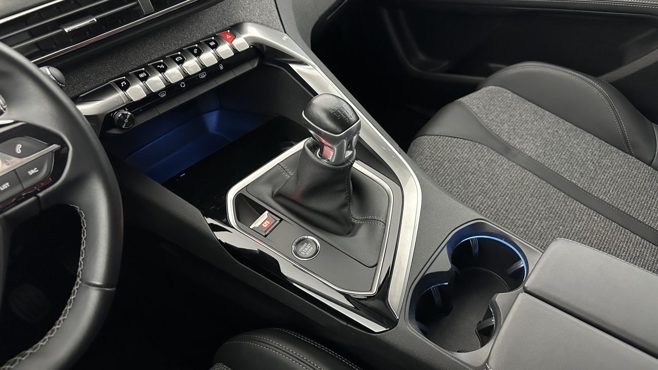 Peugeot 3008 II 1.5 BlueHDi 130ch Allure