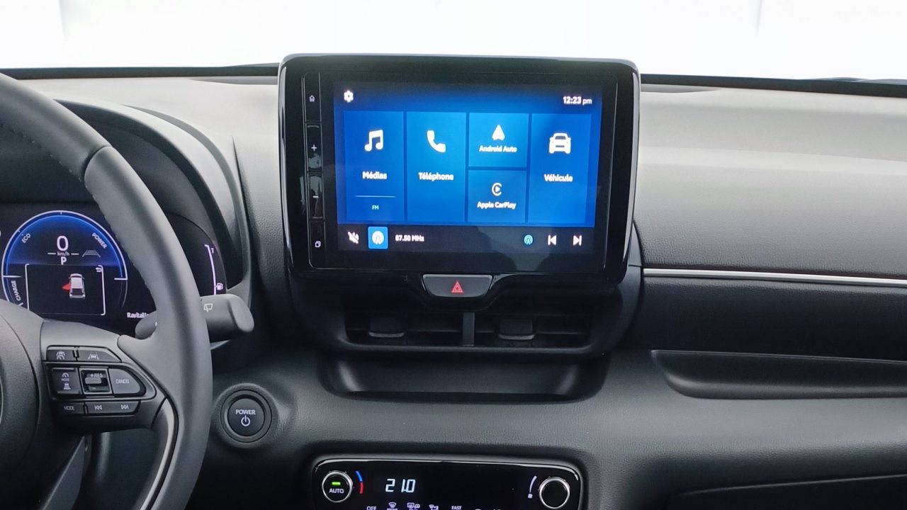 Toyota YARIS IV Hybride 116ch Design e-CVT