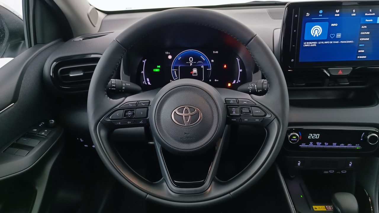 Toyota YARIS IV Hybride 116ch Design e-CVT