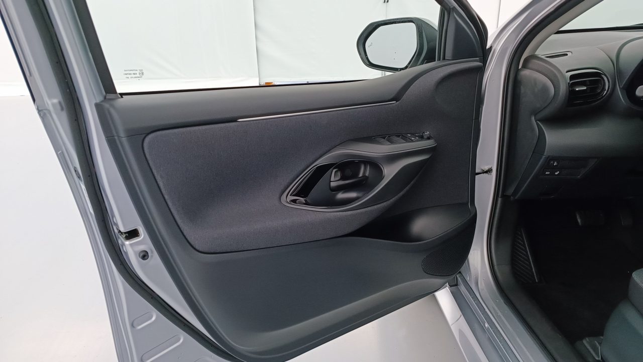 Toyota YARIS IV Hybride 116ch Design e-CVT