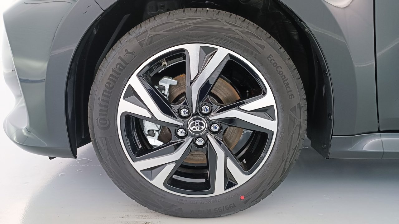 Toyota YARIS IV Hybride 116ch Design e-CVT