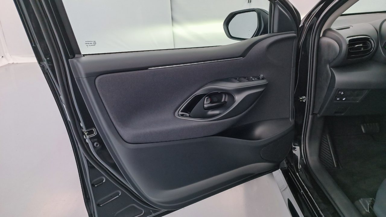 Toyota YARIS IV Hybride 116ch Design e-CVT