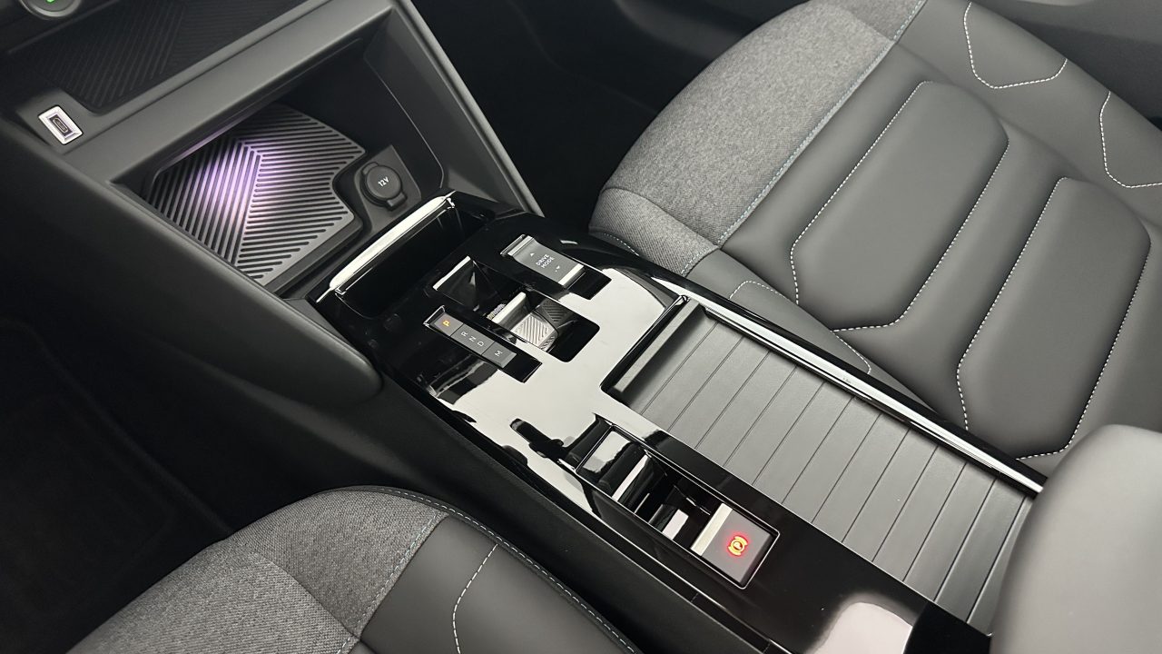Citroen C4 III 1.2 PureTech 130ch Shine EAT8