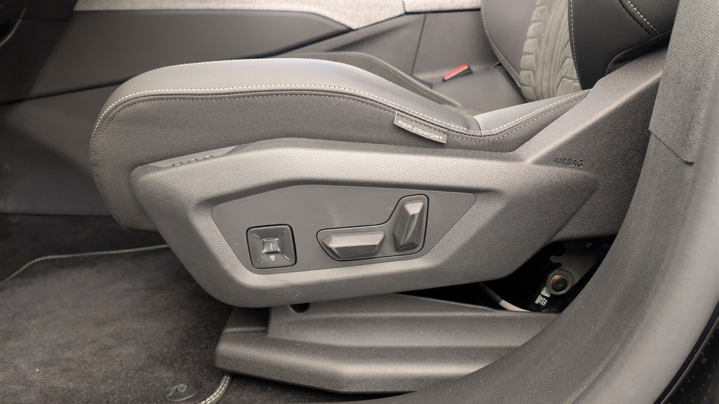 Peugeot 5008 HYBRID 145CH E-DCS6 GT
