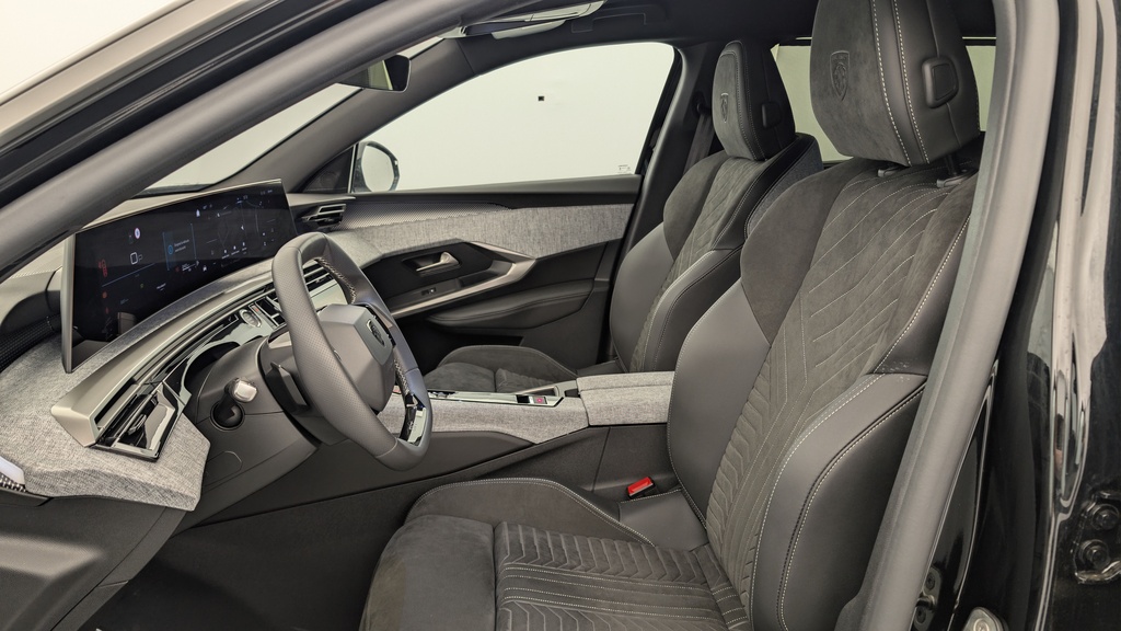 Peugeot 5008 HYBRID 145CH E-DCS6 GT