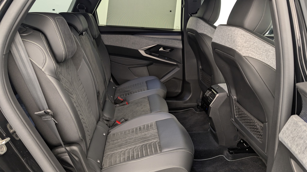 Peugeot 5008 HYBRID 145CH E-DCS6 GT