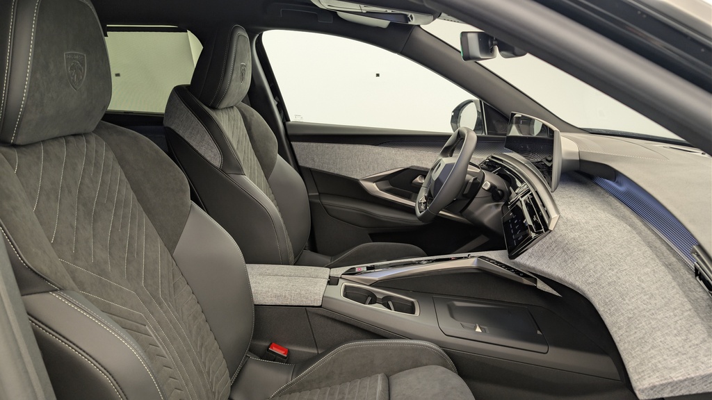 Peugeot 5008 HYBRID 145CH E-DCS6 GT