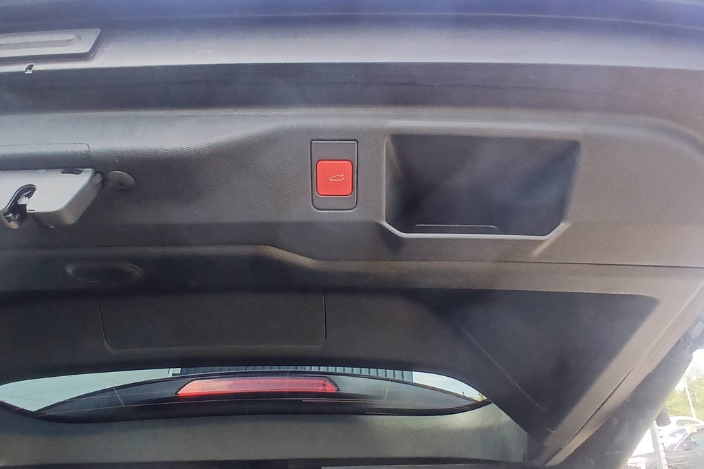 Peugeot 5008 HYBRID 145CH E-DCS6 GT