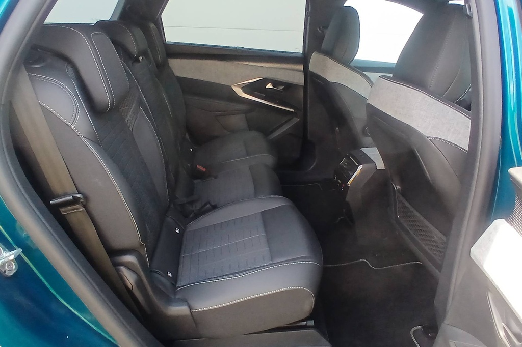 Peugeot 5008 HYBRID 145CH E-DCS6 GT