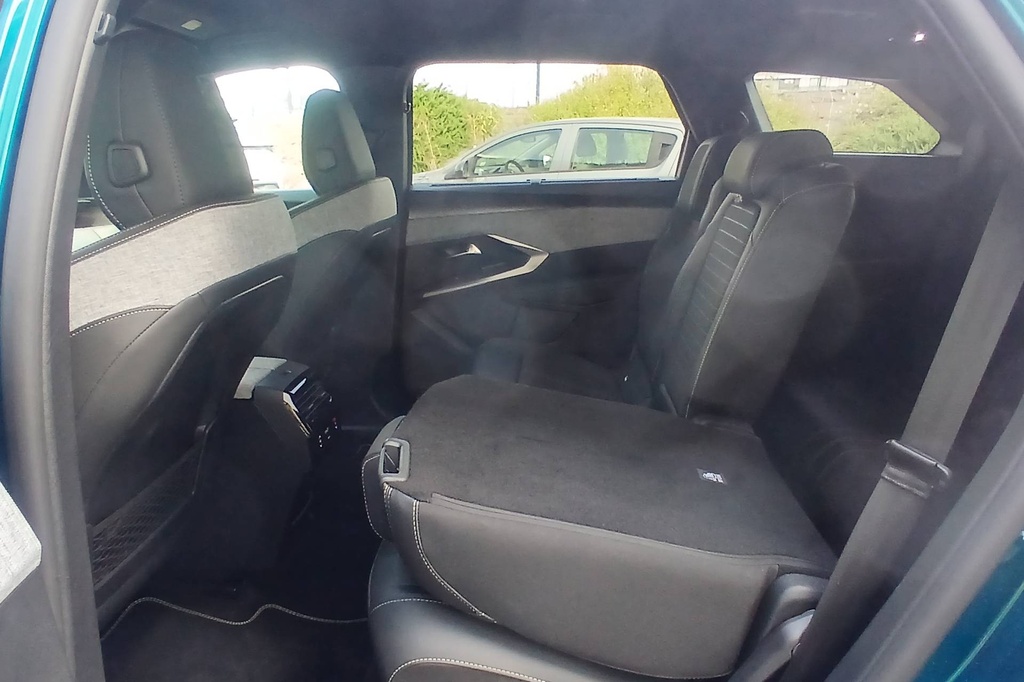 Peugeot 5008 HYBRID 145CH E-DCS6 GT