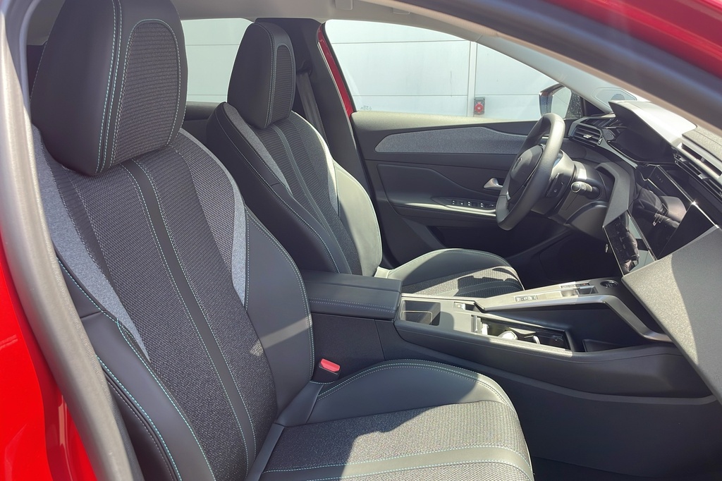 Peugeot 308 Hybrid 145 e-DCS6 Allure