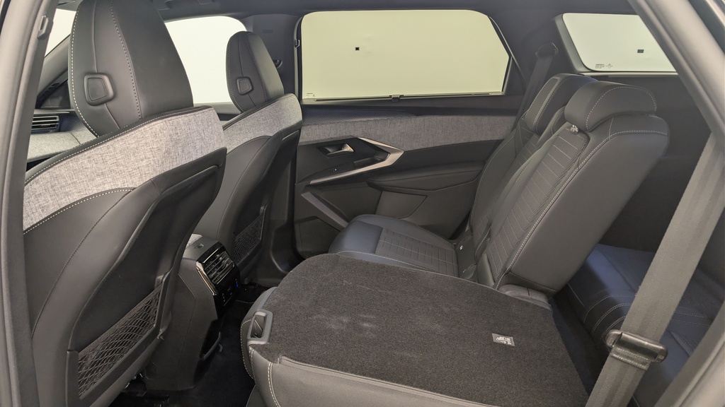 Peugeot 5008 HYBRID 145CH E-DCS6 GT