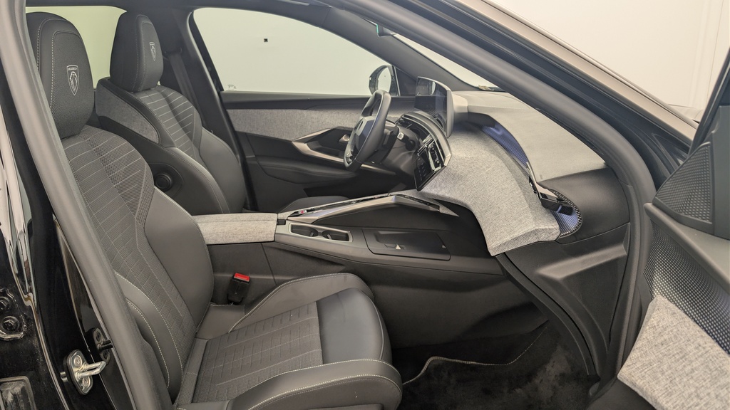 Peugeot 5008 HYBRID 145CH E-DCS6 GT