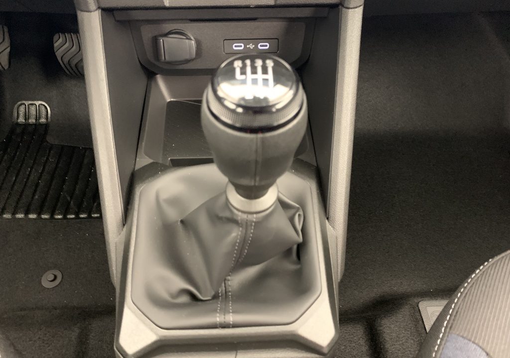 Dacia DUSTER Mild Hybrid 140 Expression