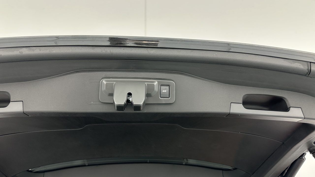 Renault ESPACE VI E-Tech full hybrid 200ch Techno