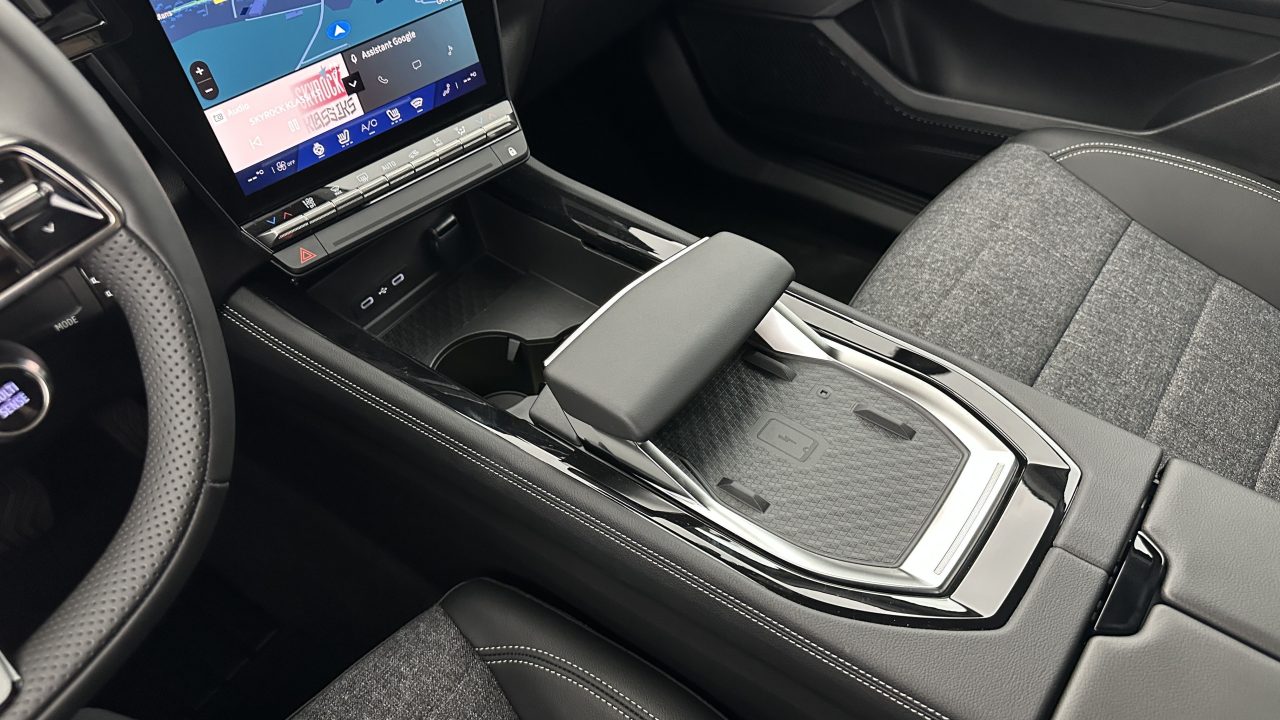 Renault ESPACE VI E-Tech full hybrid 200ch Techno