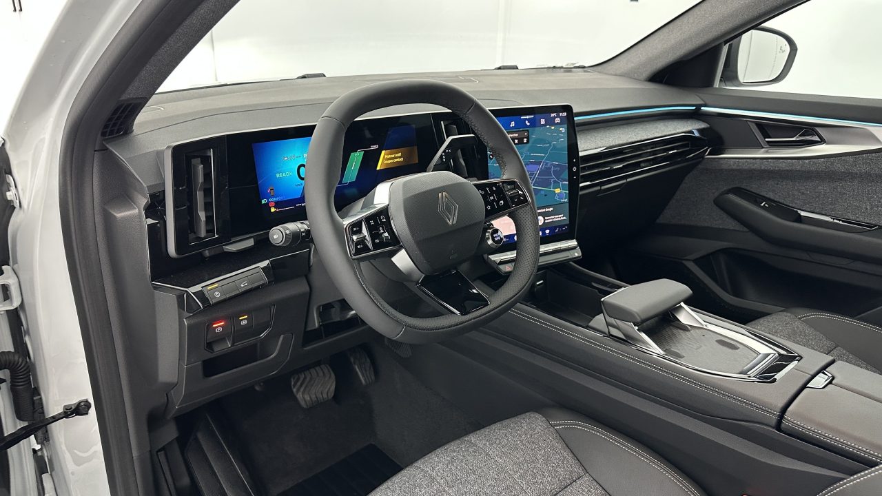 Renault ESPACE VI E-Tech full hybrid 200ch Techno