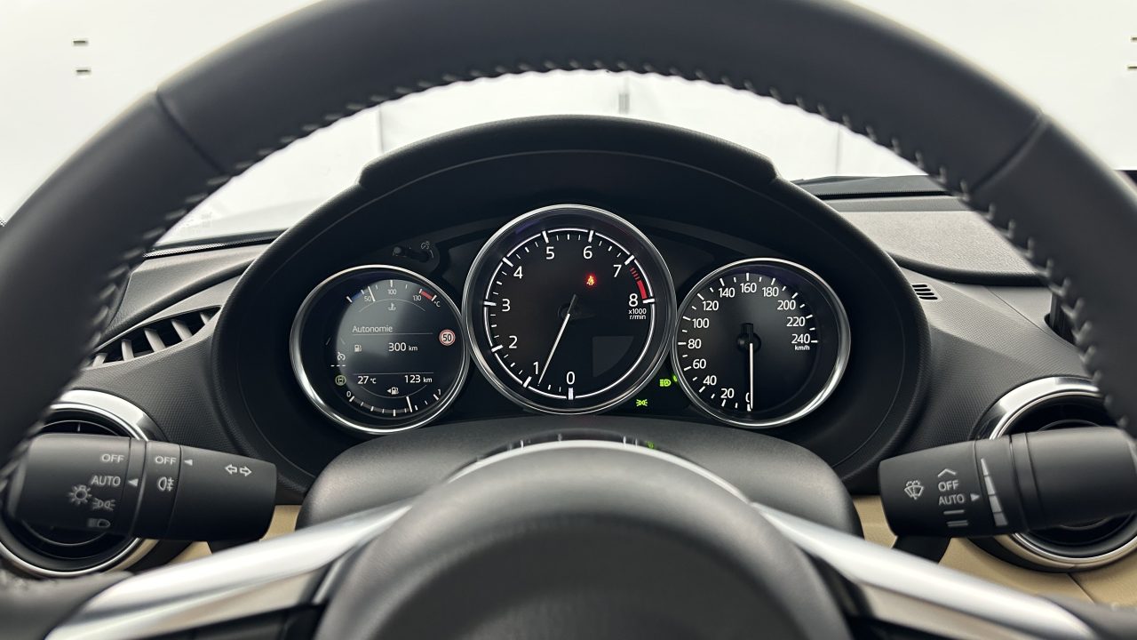 Mazda MX-5 ROADSTER 1.5 SKYACTIV-G 132ch Kazari