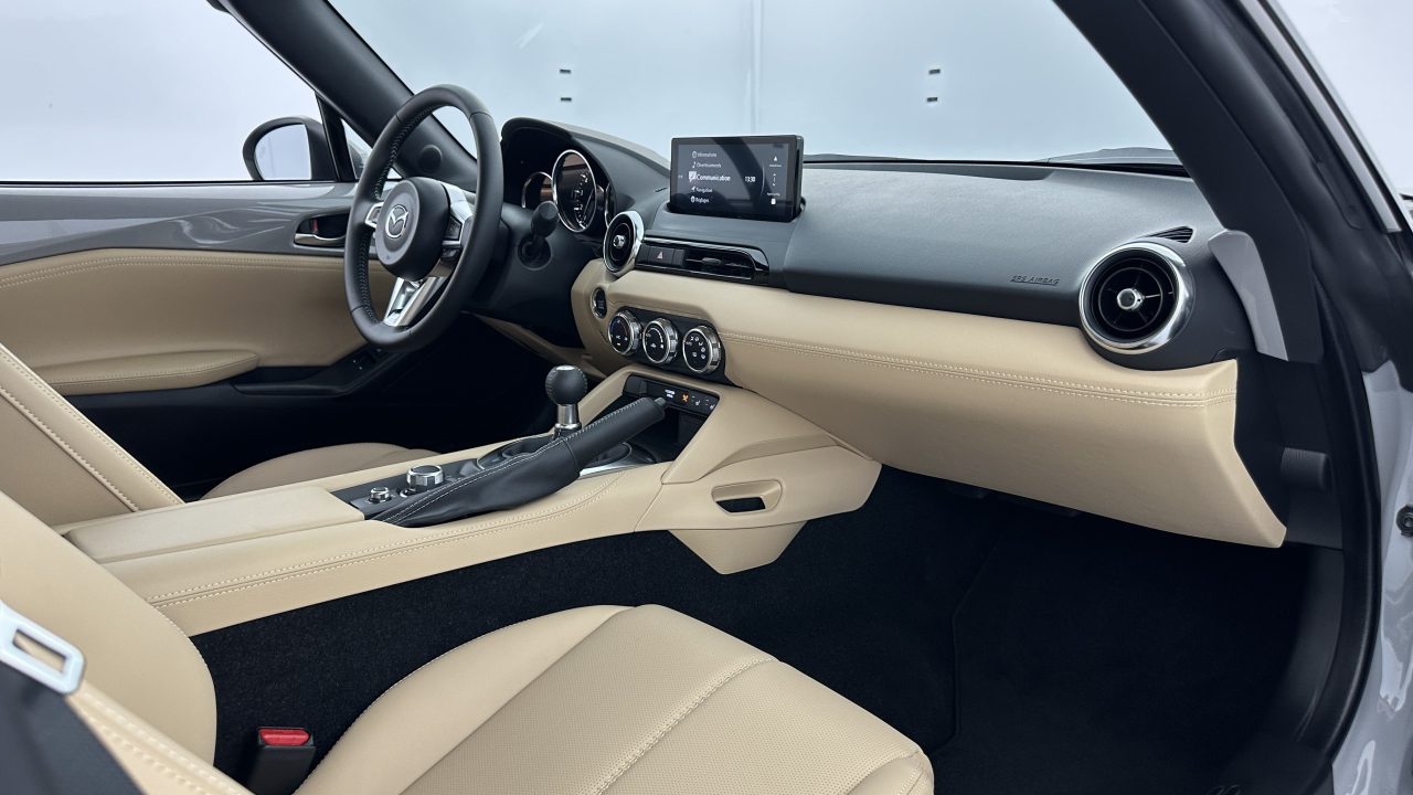 Mazda MX-5 ROADSTER 1.5 SKYACTIV-G 132ch Kazari