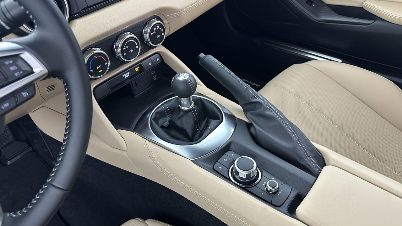 Mazda MX-5 ROADSTER 1.5 SKYACTIV-G 132ch Kazari