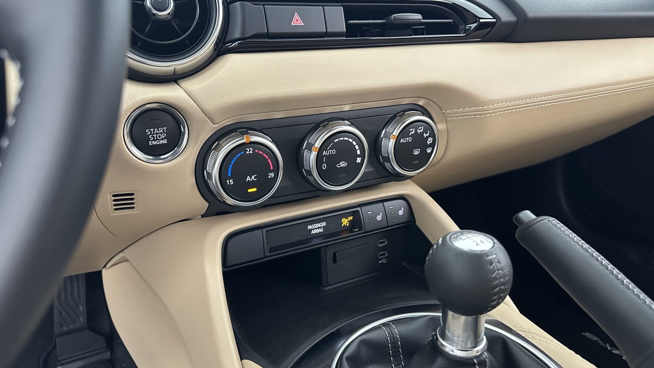 Mazda MX-5 ROADSTER 1.5 SKYACTIV-G 132ch Kazari